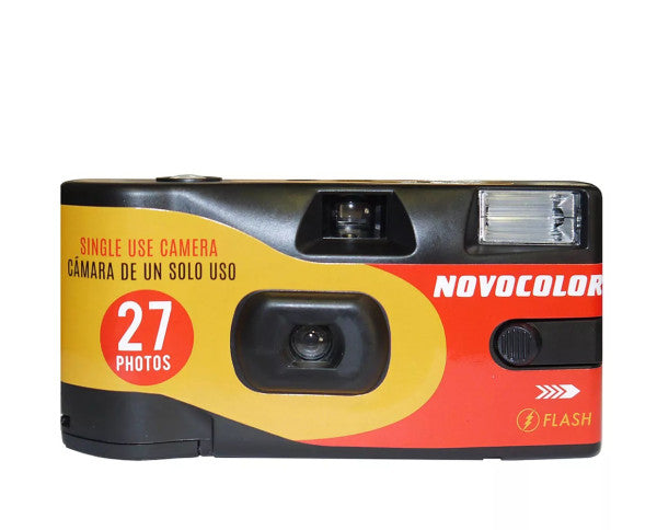 NOVOCOLOUR Single use camera with Flash